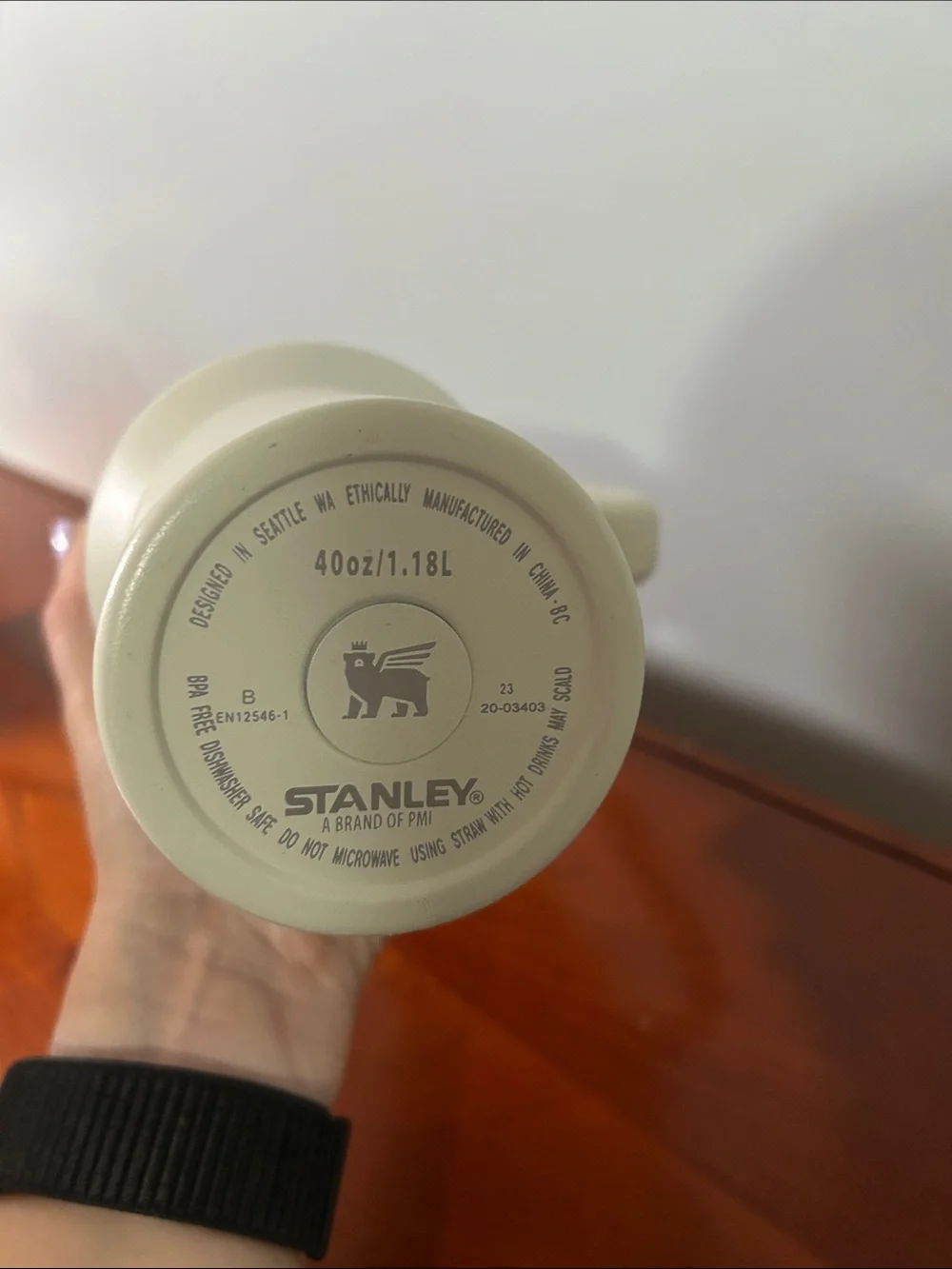 Stanley Cream Travel Mug with Handle and Clear Lid - Picture 3 of 5